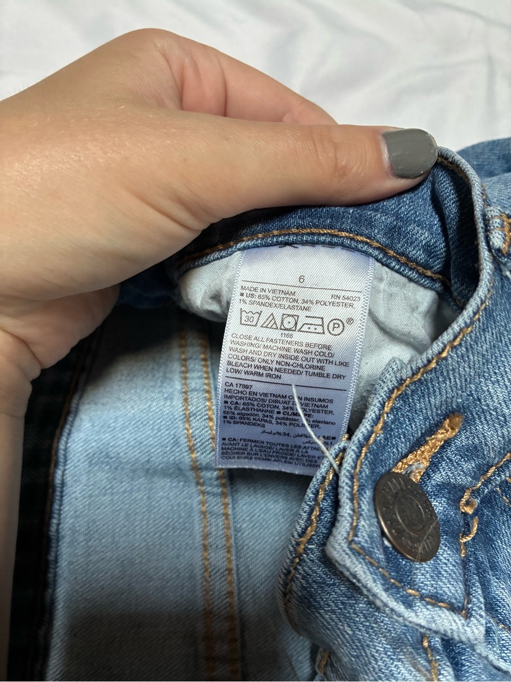 Old Navy Women’s High Rise Distressed Blue Jeans Size 6 - Picture 10 of 10
